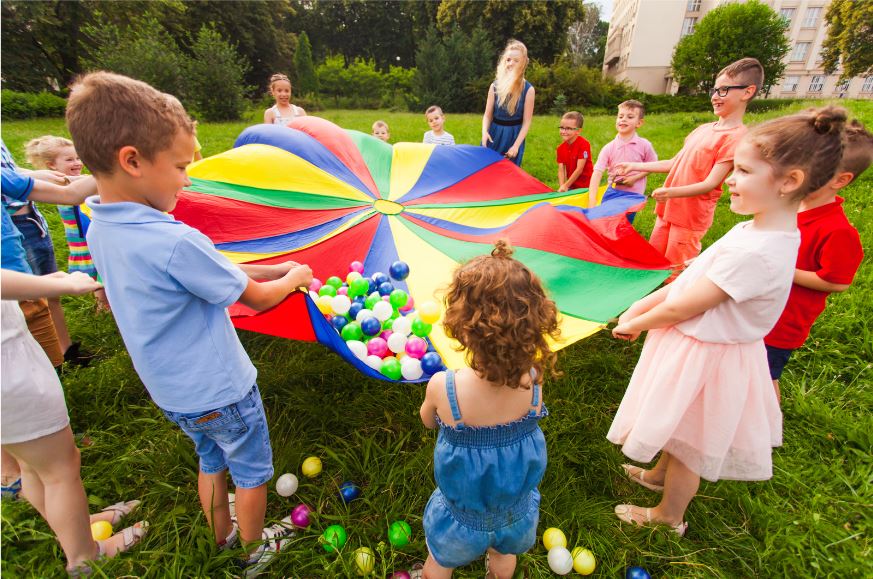 Kindergeburtstag Spiele: Spaß und Spannung für kleine Gäste