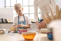 Kneten, Formen, Feiern: So planst du den perfekten Kindergeburtstag in der Töpferei - schnitzeljagd-kinder