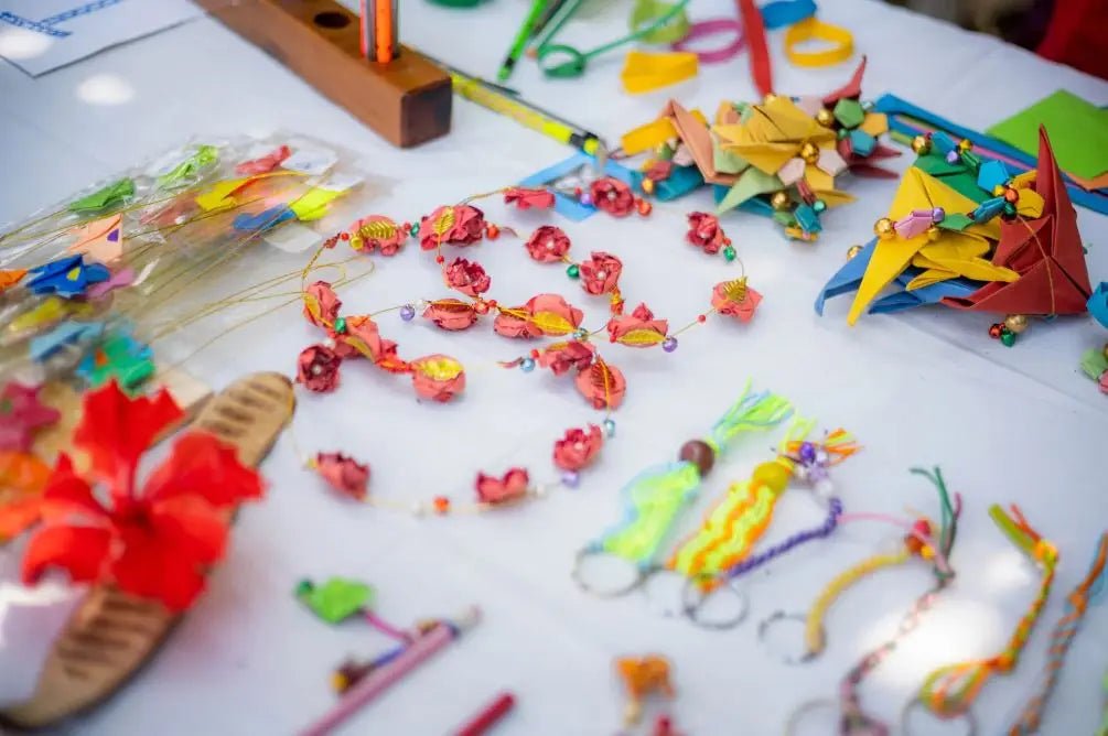 Kreative Schätze aus Papier: Schnipsel-Kunst für bunten Schmuck zum Selbermachen