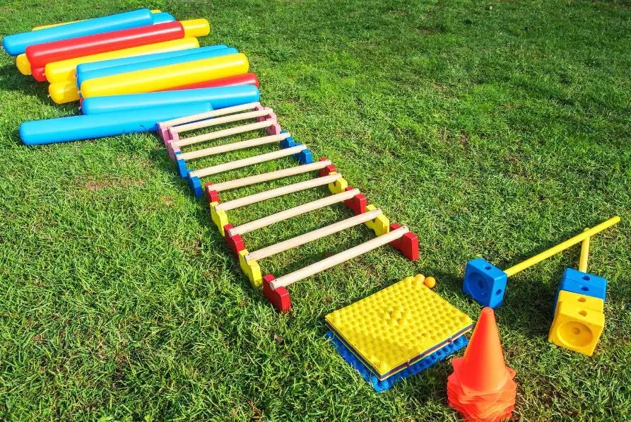 Schnitzeljagd auf dem Spielplatz